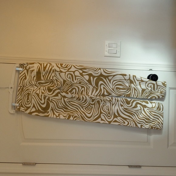 Women's Jeans - Picture 2 of 11